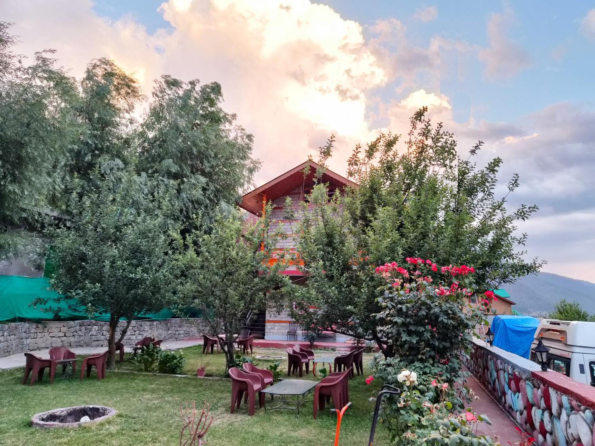 Melody Orchard Cottage Jagatsukh Kültér fotó